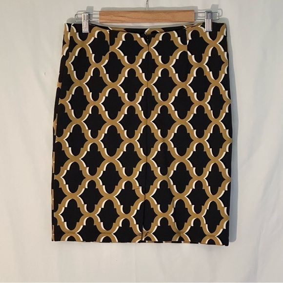 J.Mclaughlin Black Gold Patterned Stretch Knit Pencil Skirt, Size 4 - Picture 2 of 7